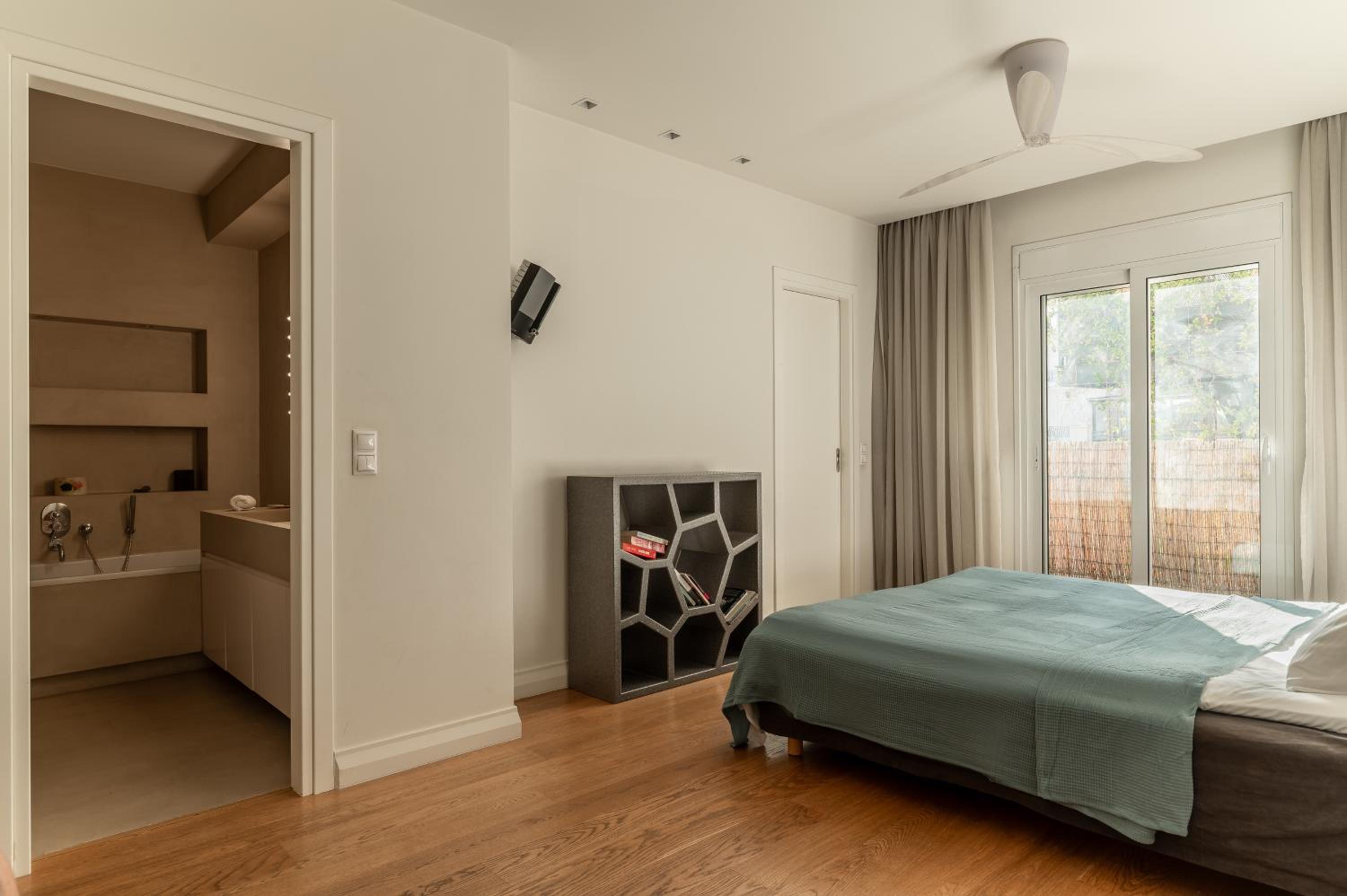 Urban Retreat in the Heart of Athens