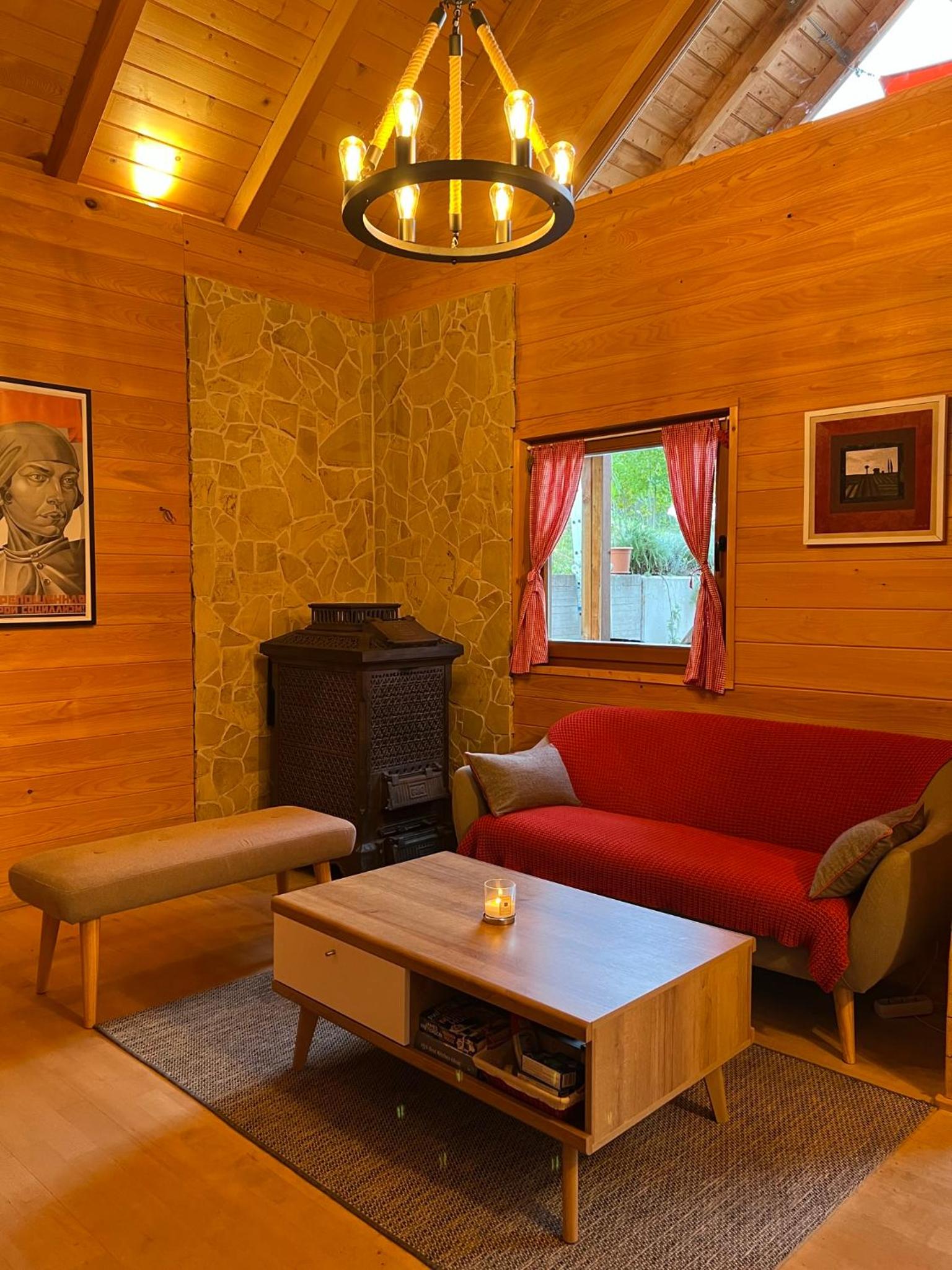 Wood Cabin Hillside Retreat