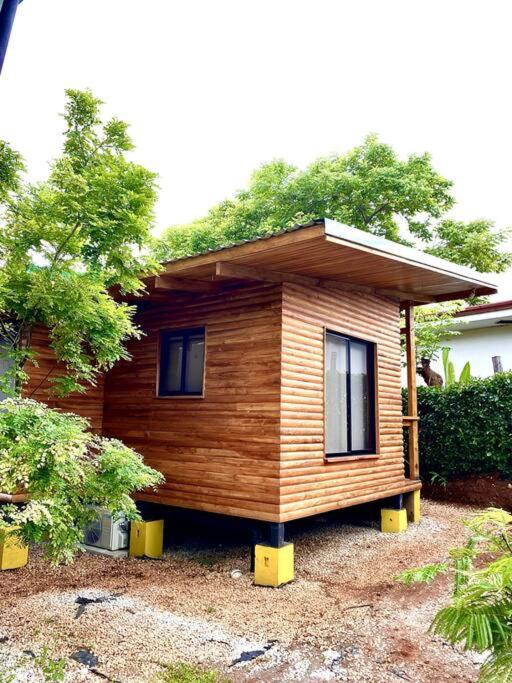 Hoja Azul - Sustainable teak modern cabin in Hojancha