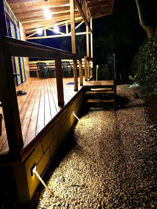 Hoja Azul - Sustainable teak modern cabin in Hojancha
