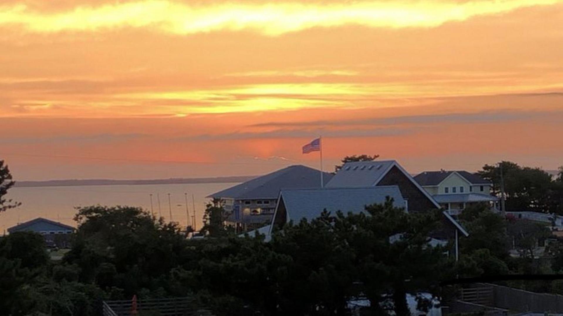 O4, Spotted Duck- Oceanside, Sound views, Foosball, Sun decks