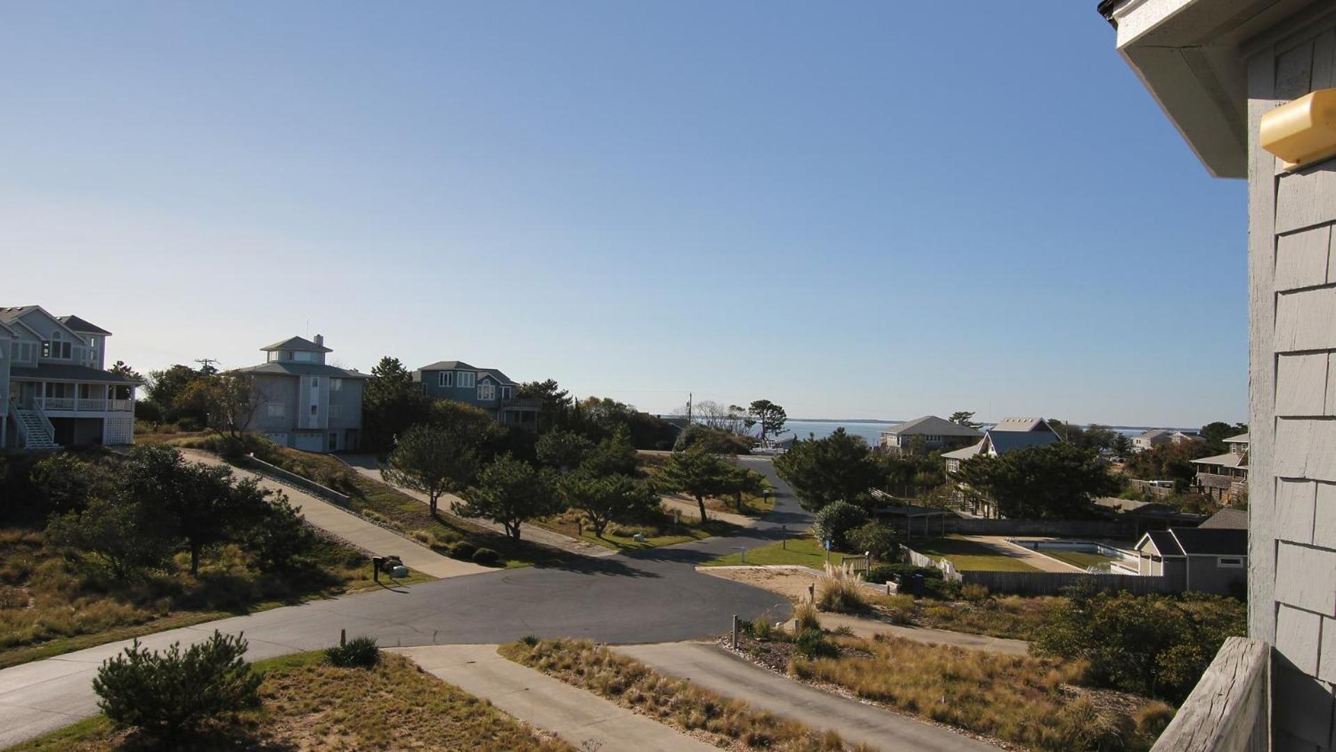 O4, Spotted Duck- Oceanside, Sound views, Foosball, Sun decks