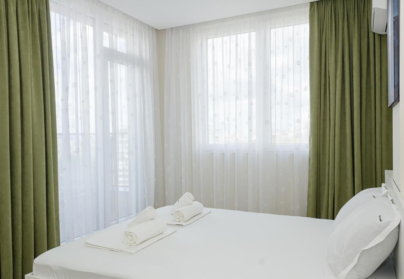 Brand New Modern 1BD Flat with Parking In Chayka by Flat Mаnager