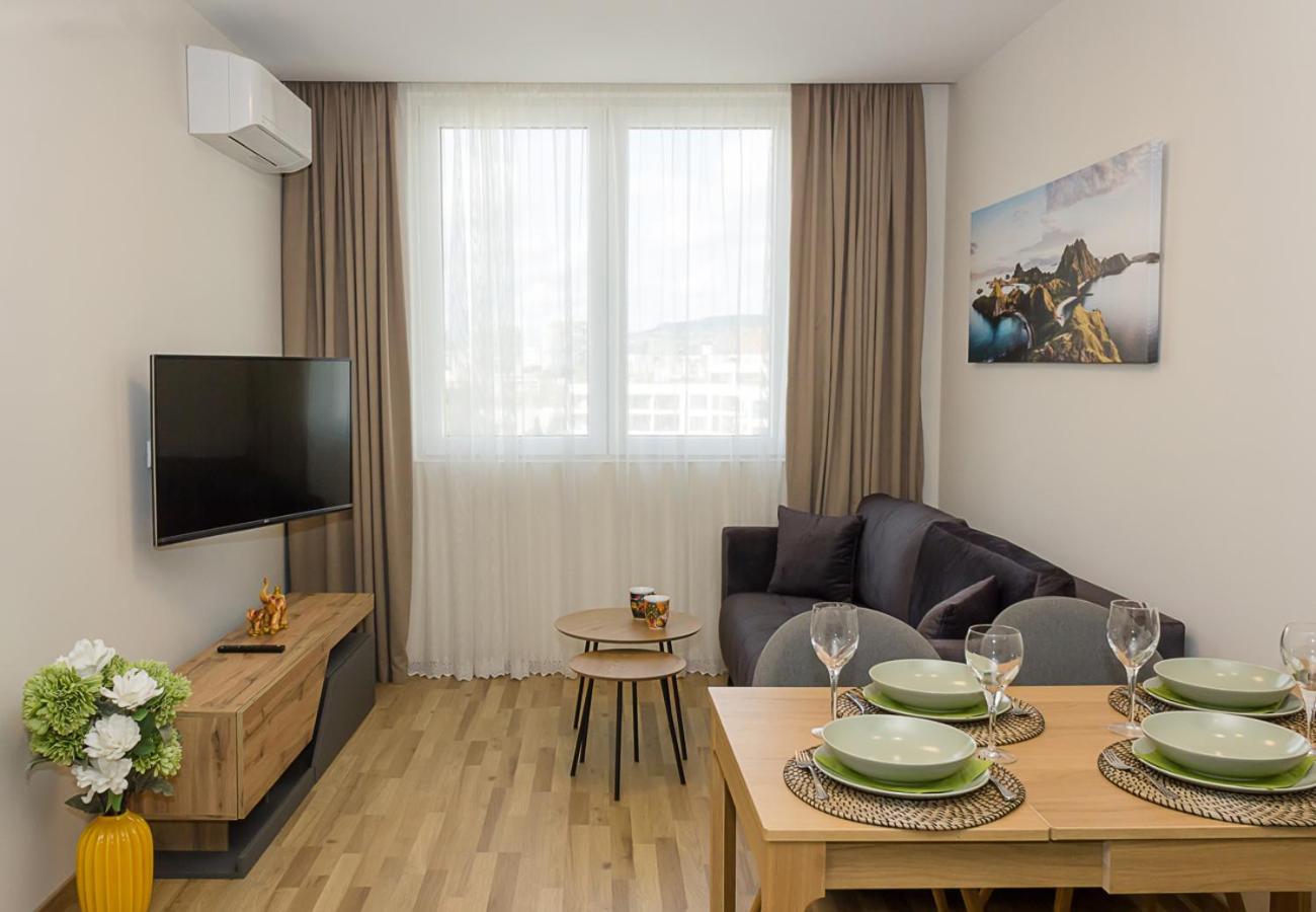 Brand New Modern 1BD Flat with Parking In Chayka by Flat Mаnager