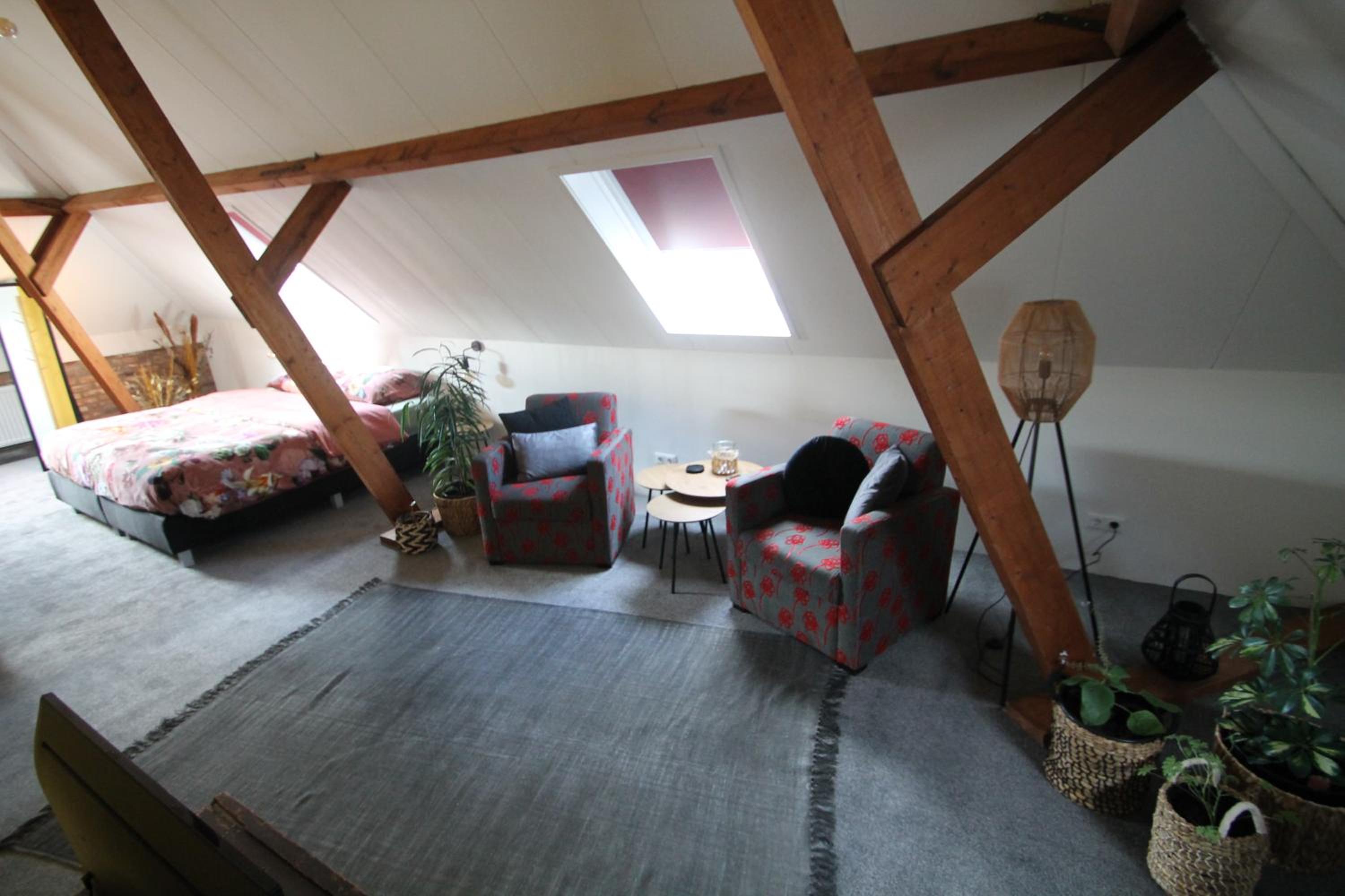 Karin's kruidenhoeve B&B kamer Kamille met Finse sauna view 3