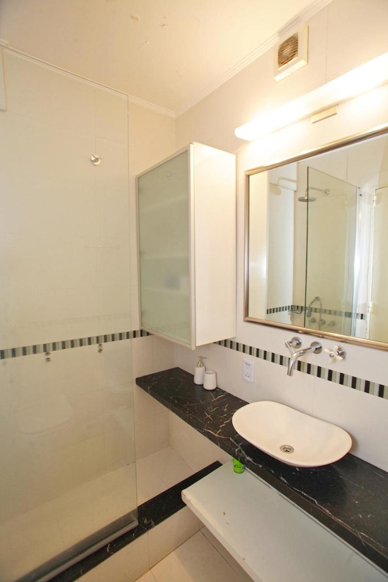Stylish 3 BR Family Apt in Palermo