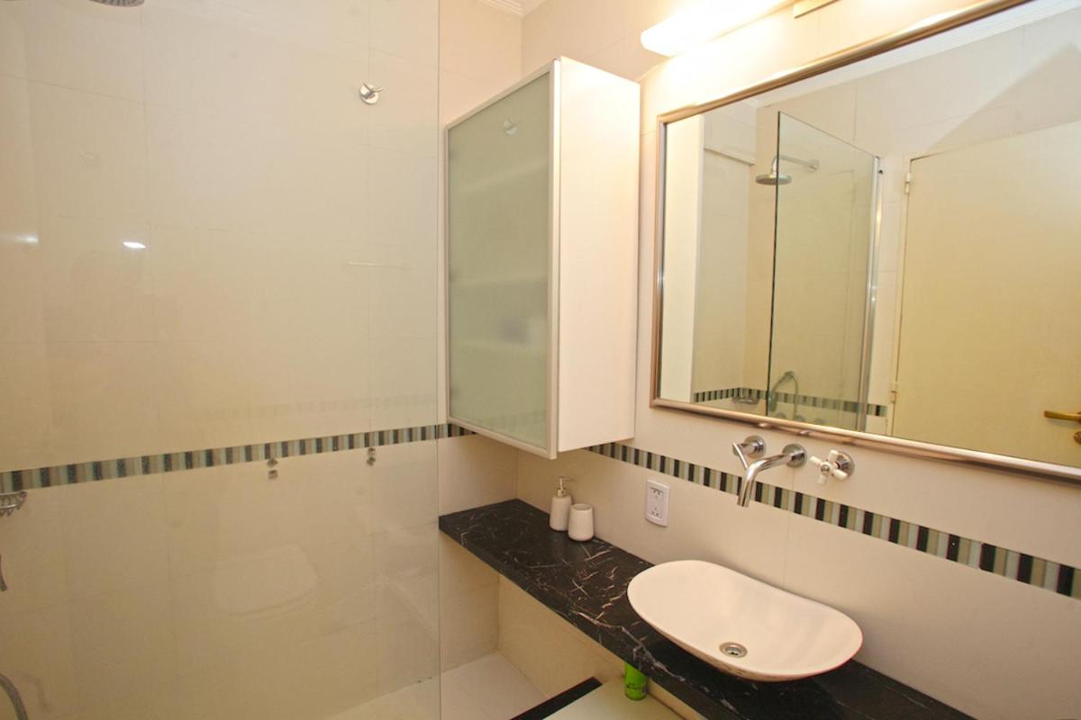 Stylish 3 BR Family Apt in Palermo