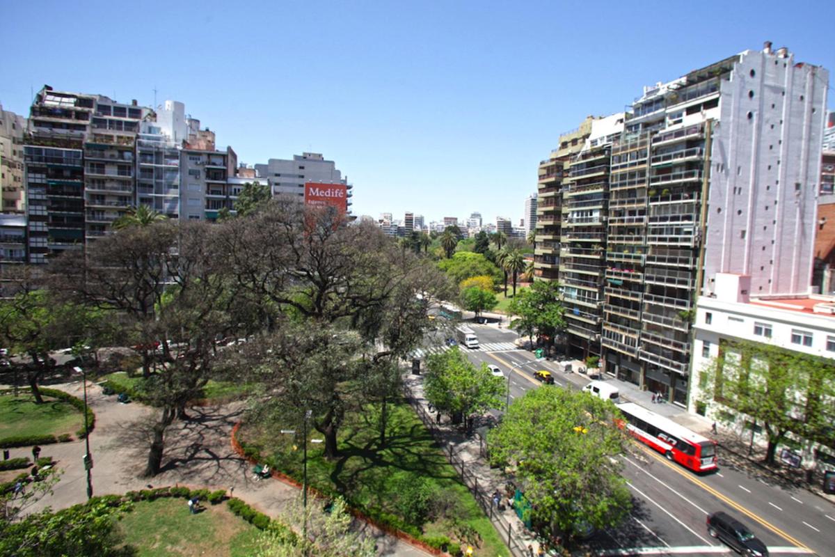 Stylish 3 BR Family Apt in Palermo