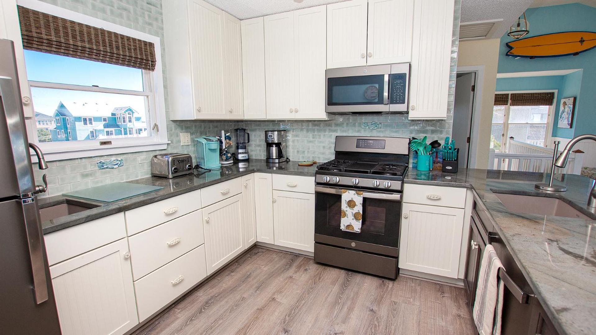Oceanside, Private Pool, Hot Tub, Screened Porch, Close to Beach! OH81, Lazy Daisy