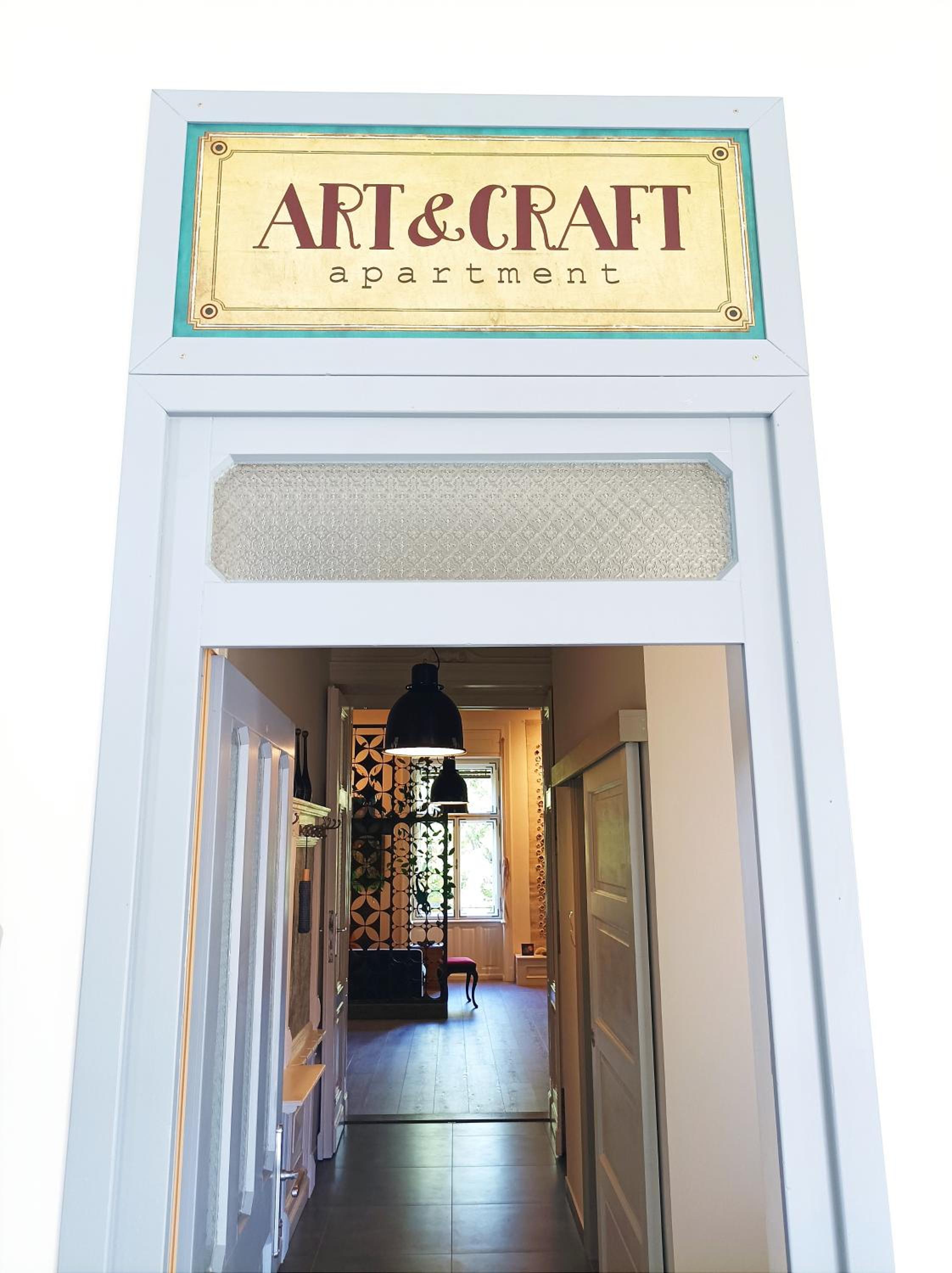 Art & Craft Apartment view 3