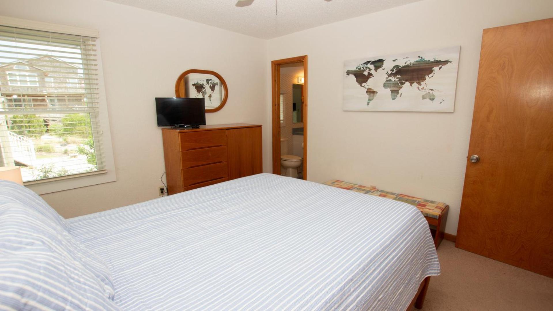 OS10E, Sandune- Oceanside, Private Pool, Hot Tub, Sun Deck, Close to Grocery Store view 3
