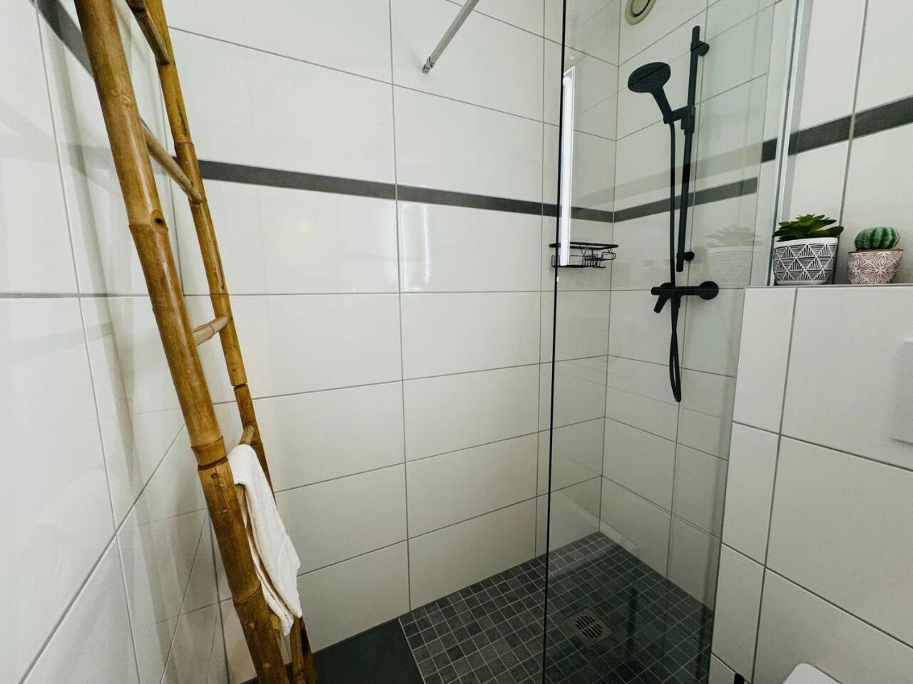 Klassen Stay - Design Studio in 11 Etage - Tolle Aussicht - Sauna, Pool - Netflix
