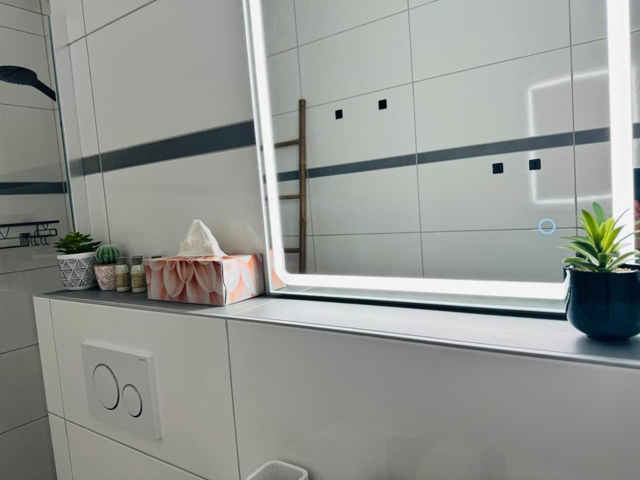 Klassen Stay - Design Studio in 11 Etage - Tolle Aussicht - Sauna, Pool - Netflix