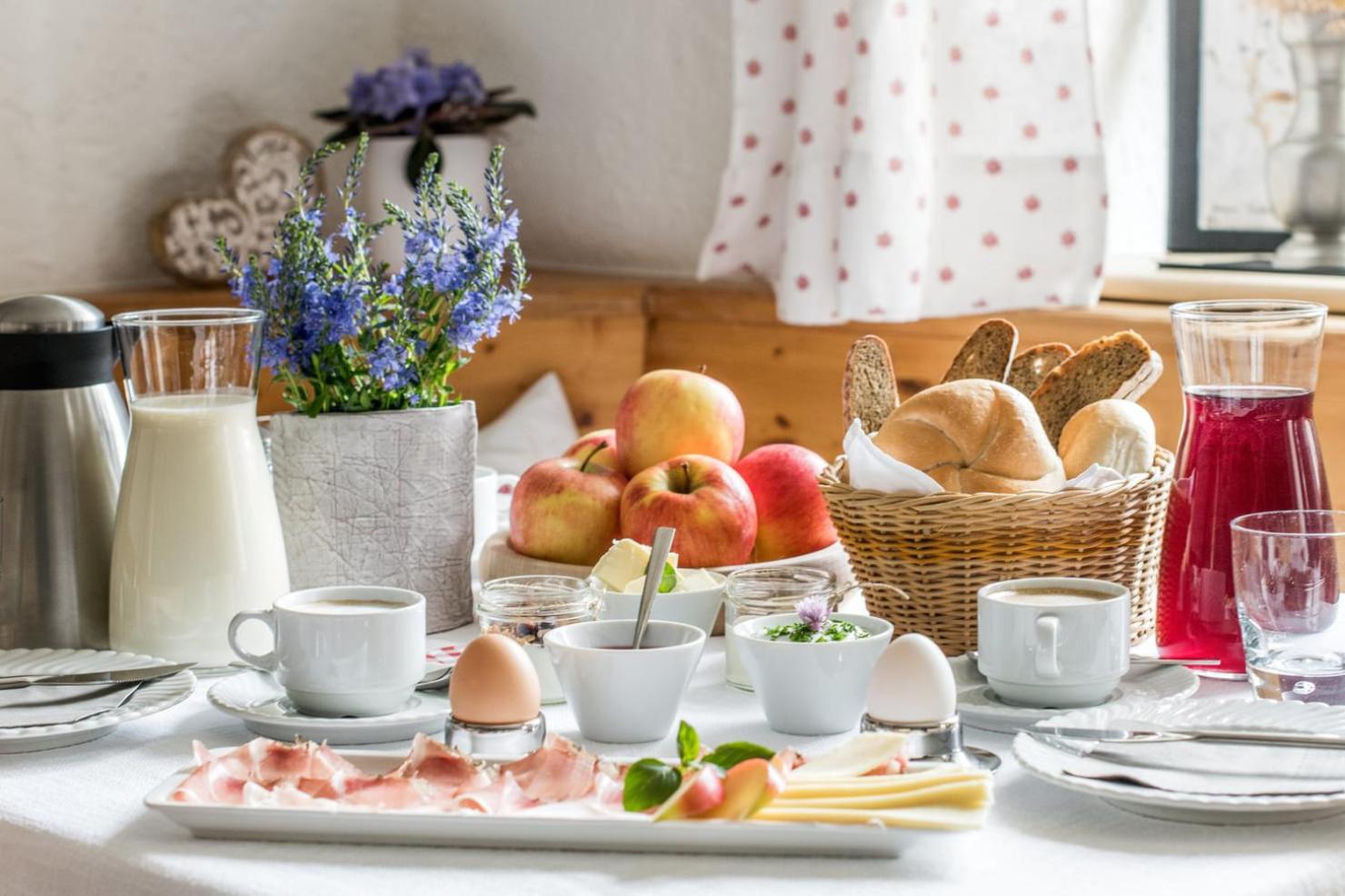 Rieplhof - Relaxing farm stay with breakfast and mountain view