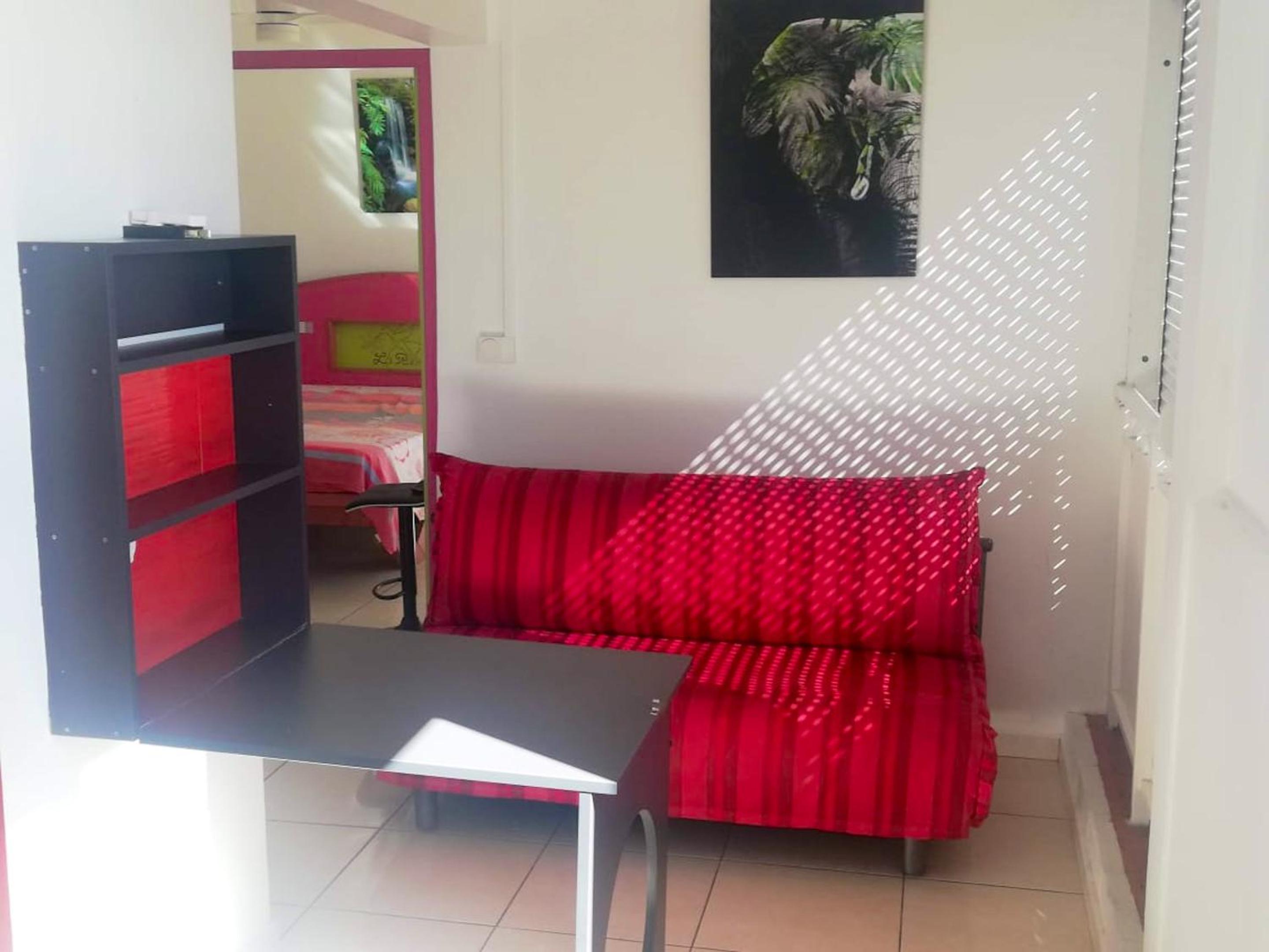 Appartement charmant a Le Gosier / 35 m² / Terrasse ensoleillee view 5
