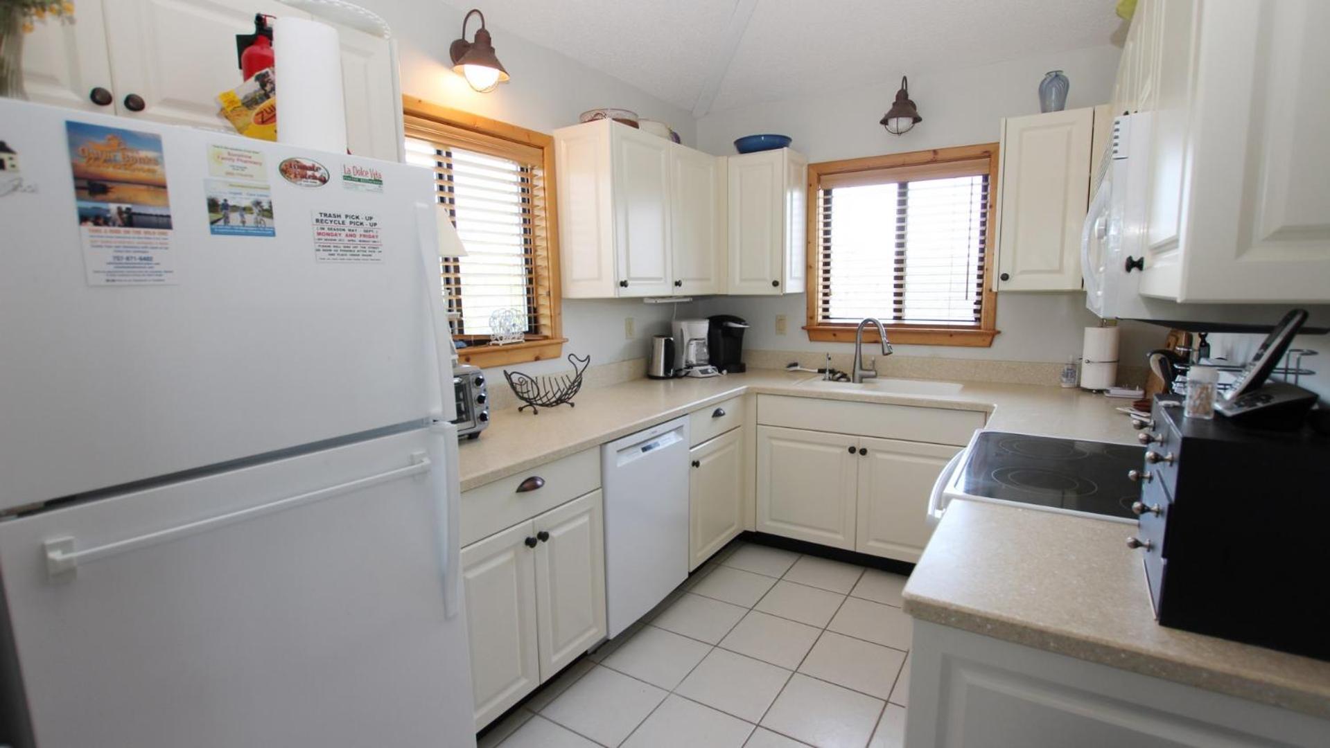 OS2C, Woodhaven- Oceanside, Quiet Area, Sunroom, 615 ft to Beach Access
