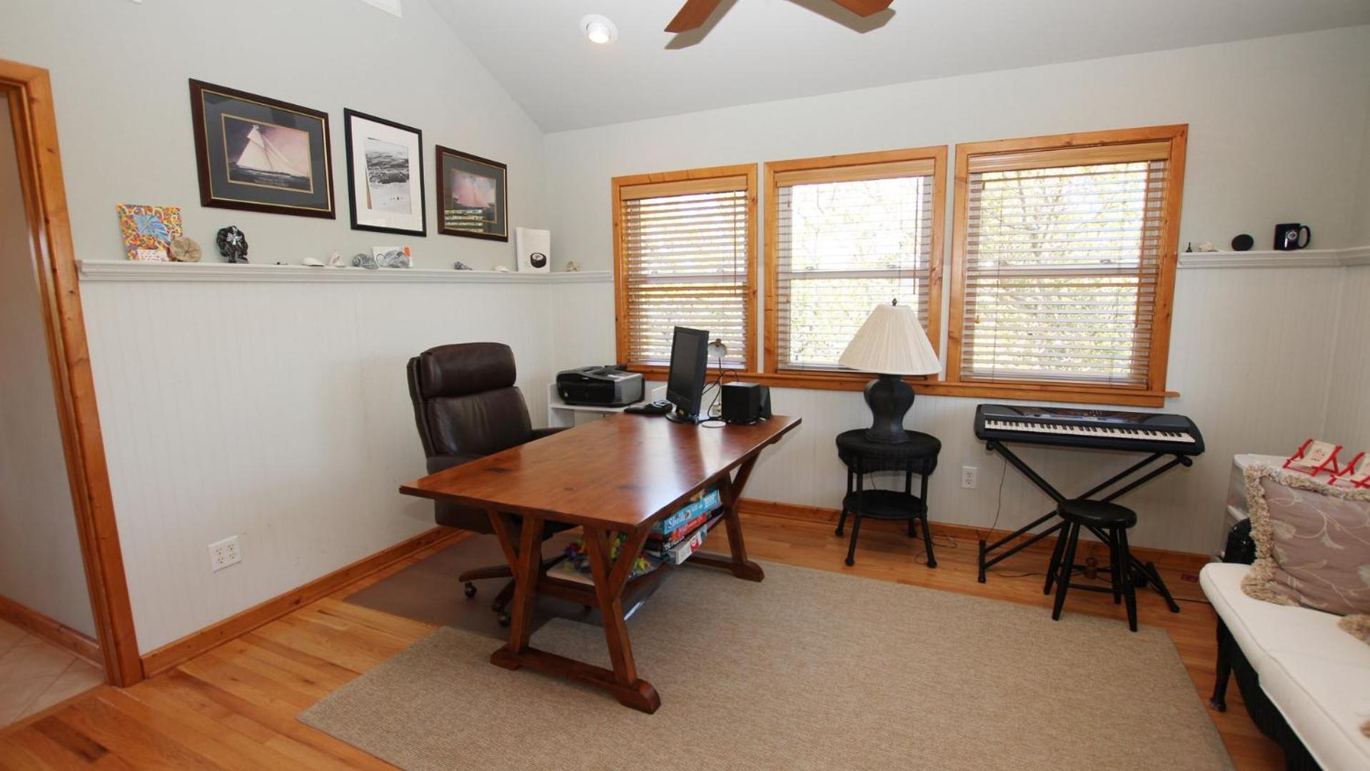 OS2C, Woodhaven- Oceanside, Quiet Area, Sunroom, 615 ft to Beach Access