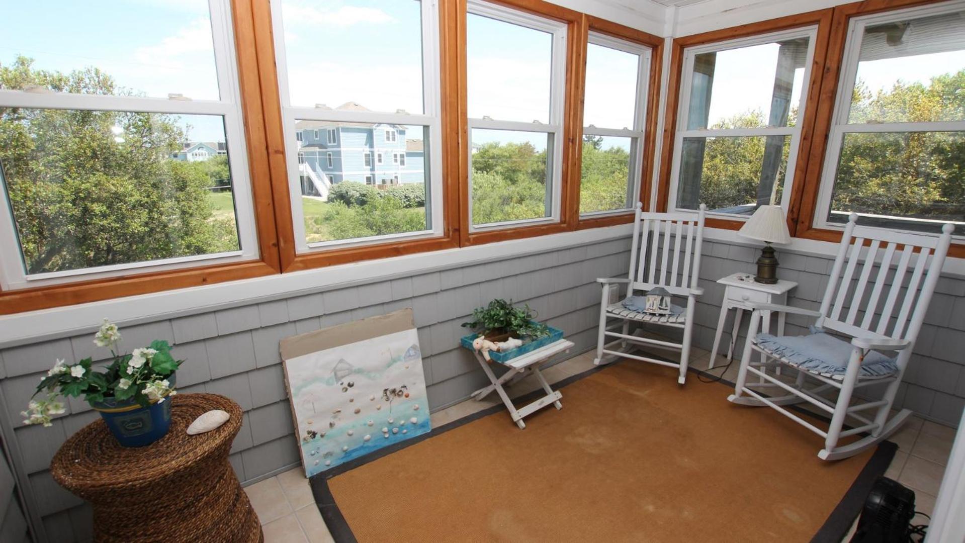 OS2C, Woodhaven- Oceanside, Quiet Area, Sunroom, 615 ft to Beach Access