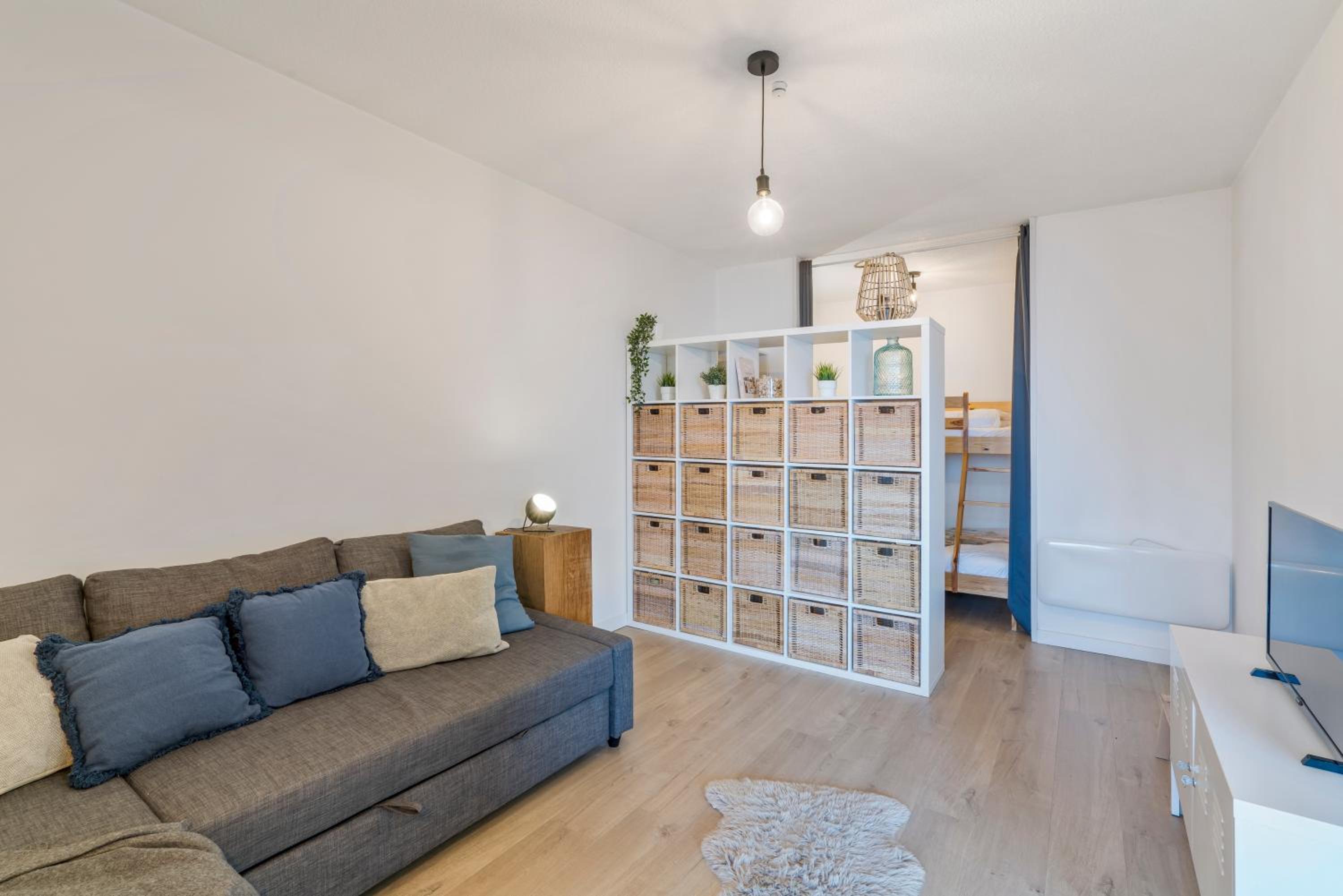 Sandy View - spacious studio flat near the beach