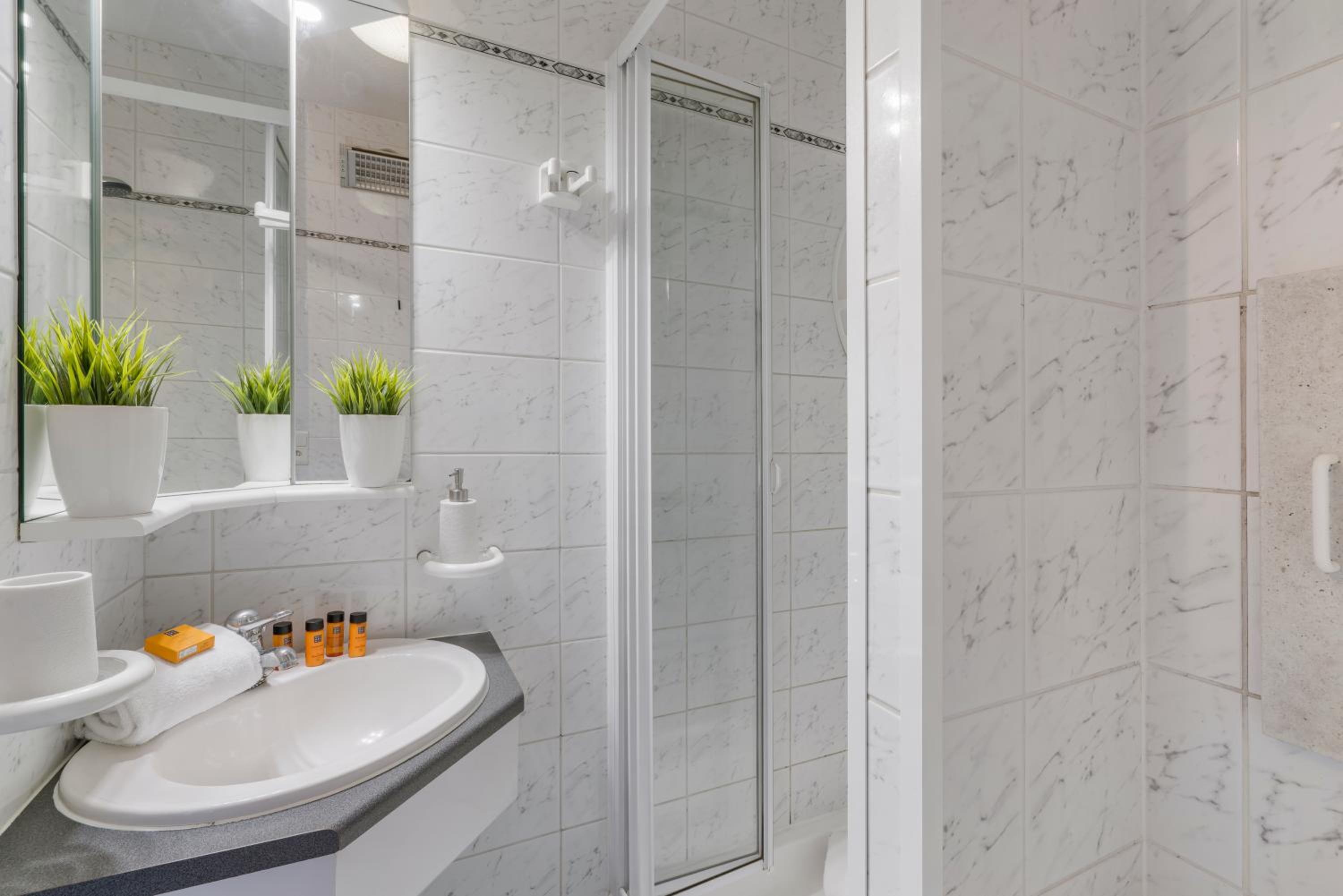 Sandy View - spacious studio flat near the beach
