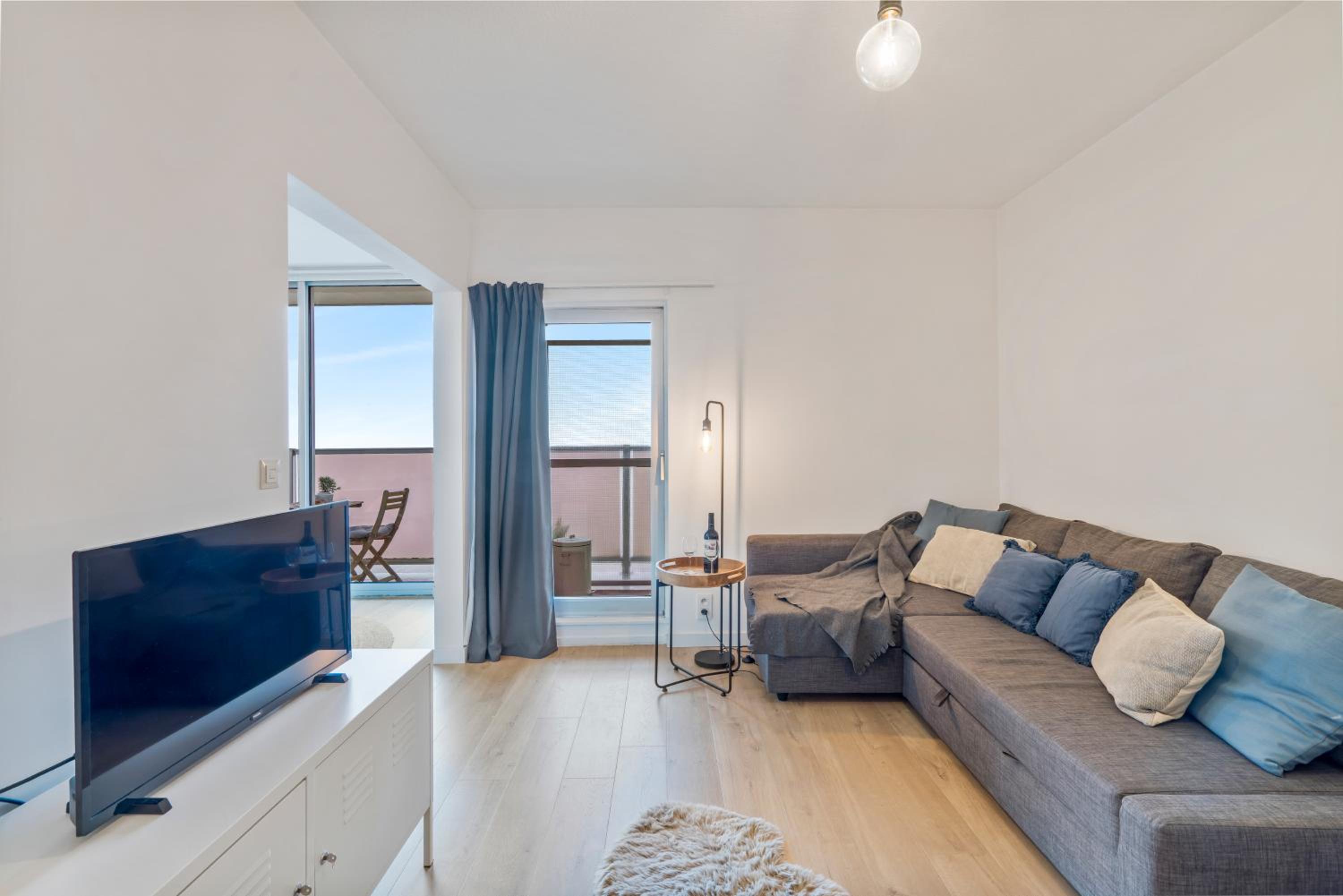 Sandy View - spacious studio flat near the beach
