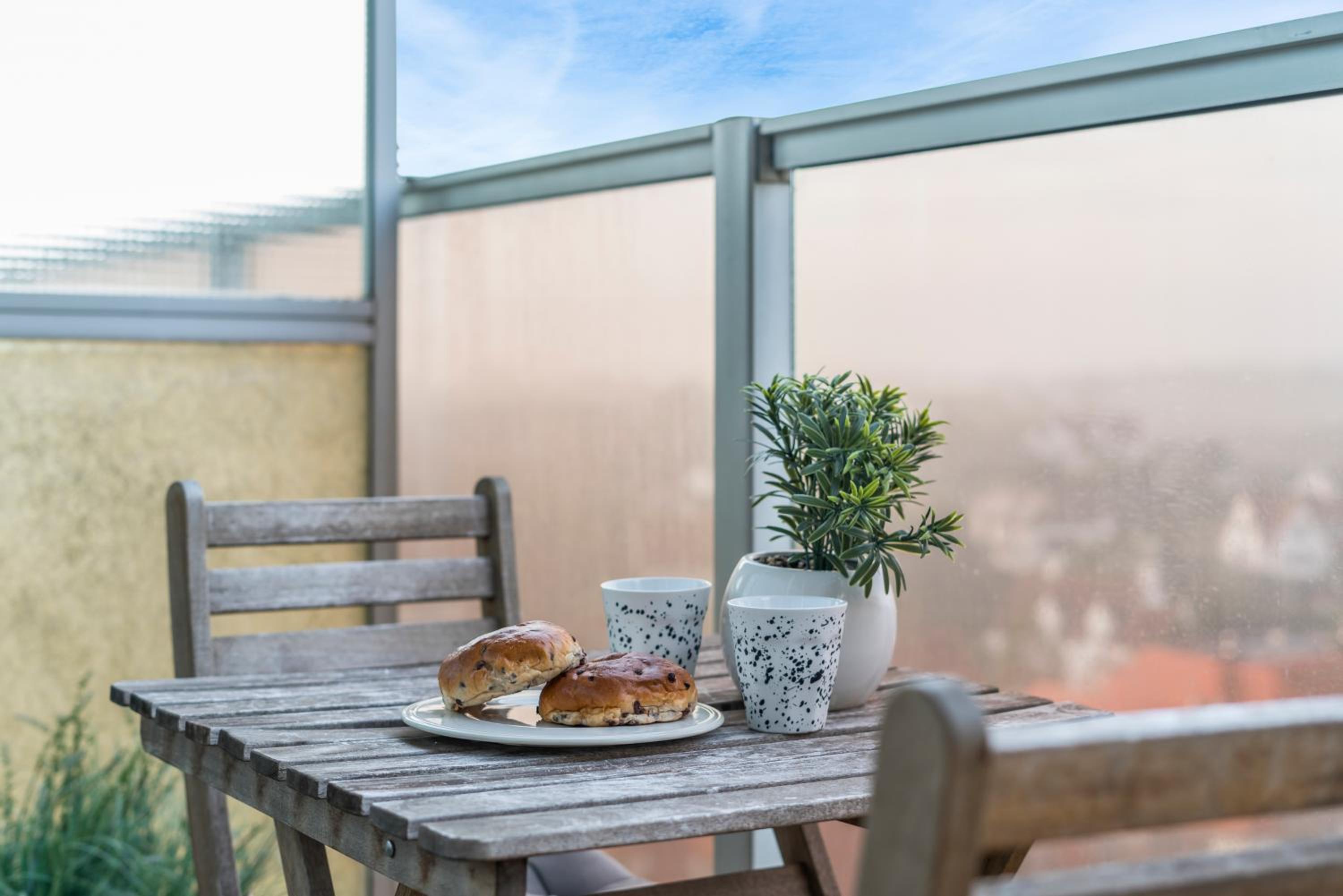 Sandy View - spacious studio flat near the beach