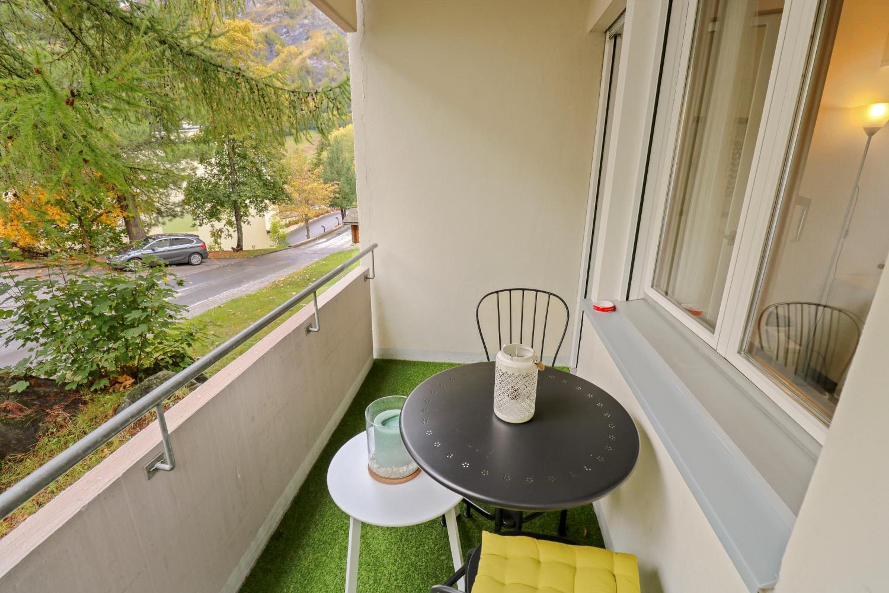Studio chaleureux avec vue sur les montagnes