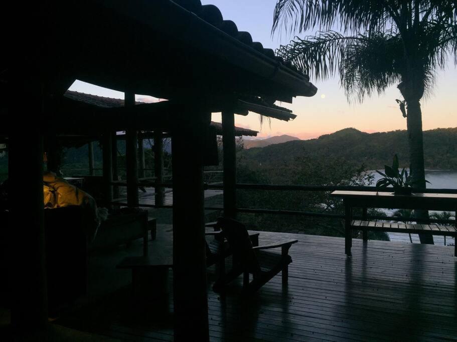Casa 5 Suítes com Vista para o Mar - Praia Barra do Sahy