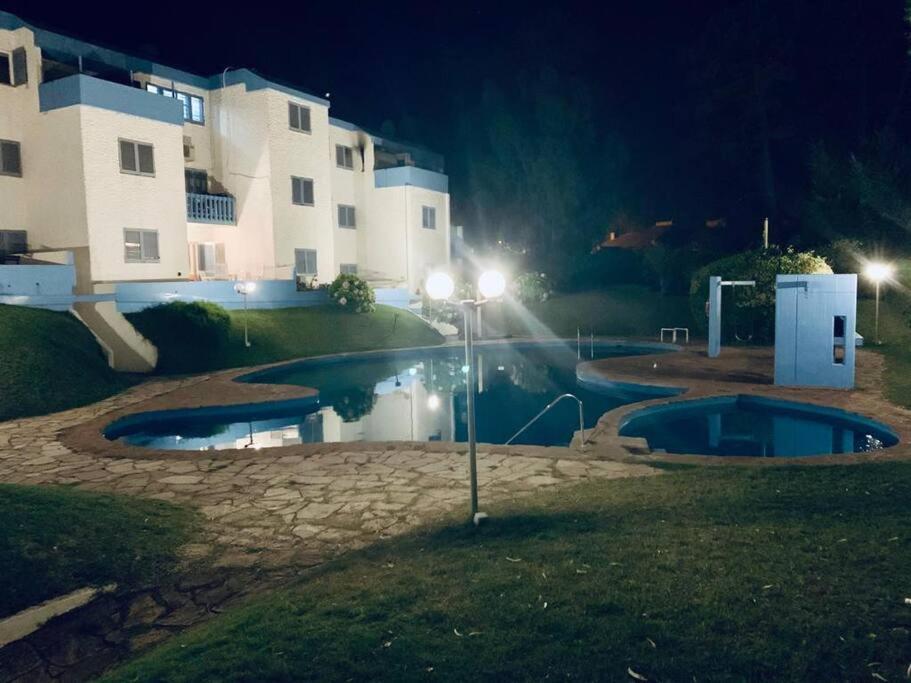 Departamento en complejo familiar con pileta