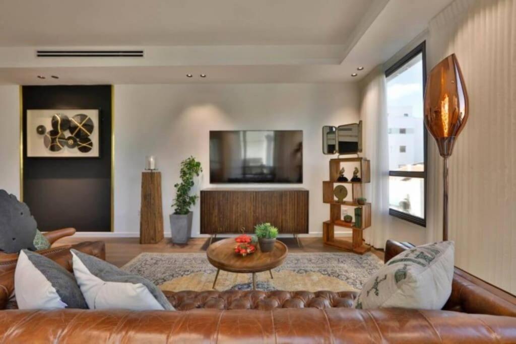 2Bedroom Suite with Balcony 4 and shelter view 3