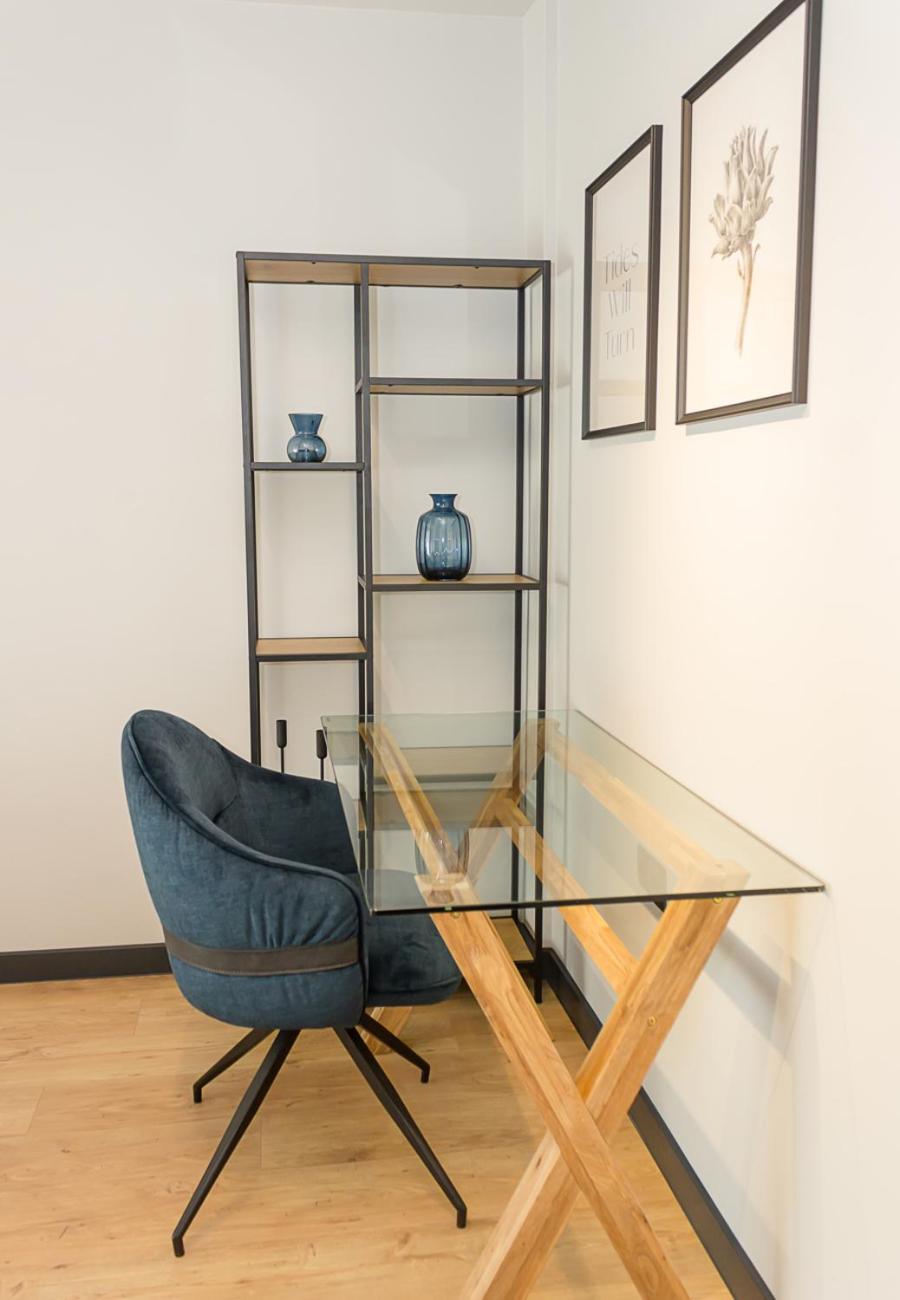 1BD Sea Garden Retreat with Dedicated Workspace by Flat Mаnager