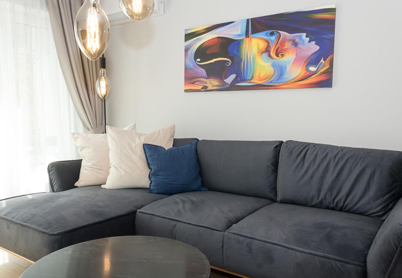1BD Sea Garden Retreat with Dedicated Workspace by Flat Mаnager