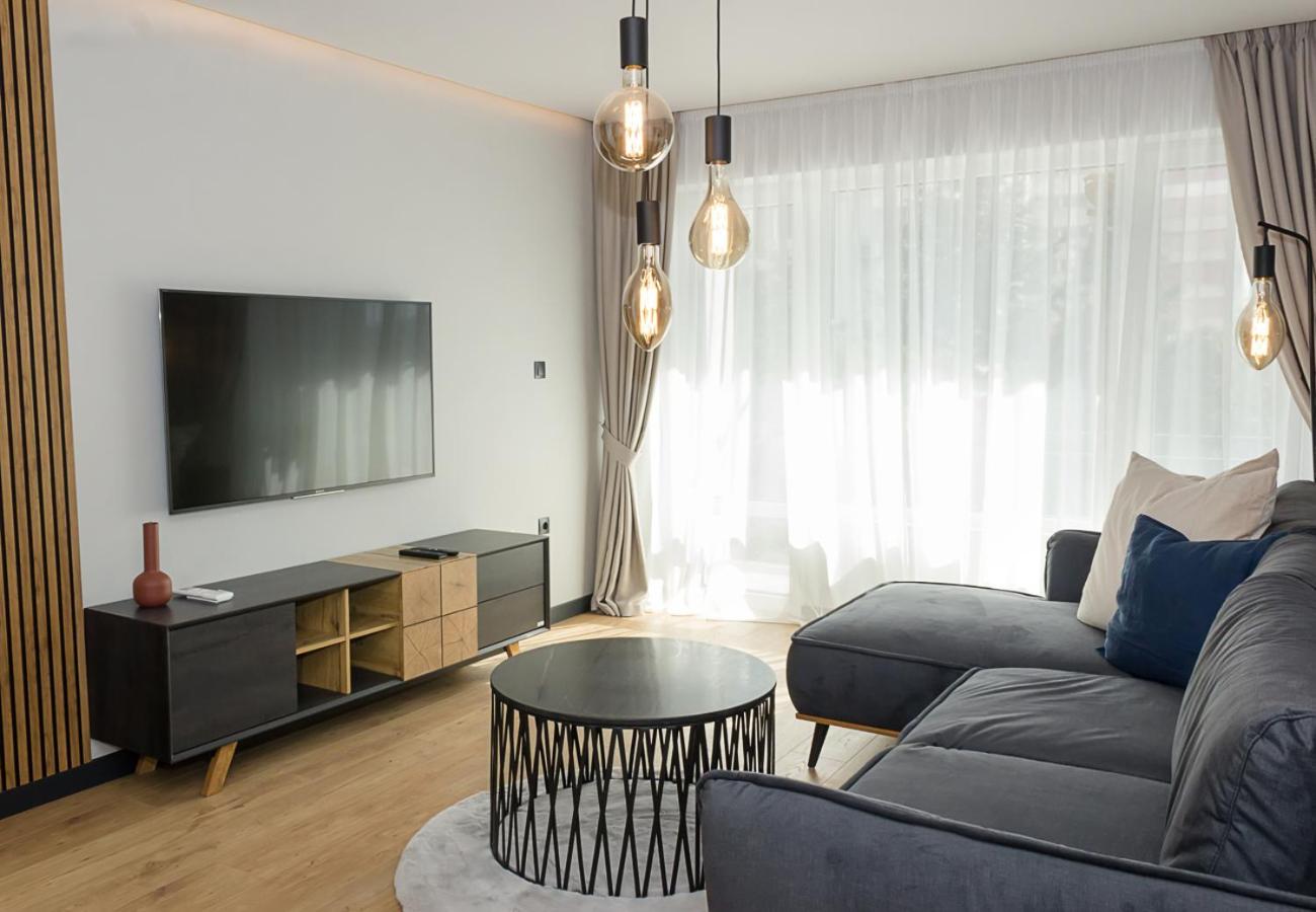 1BD Sea Garden Retreat with Dedicated Workspace by Flat Mаnager