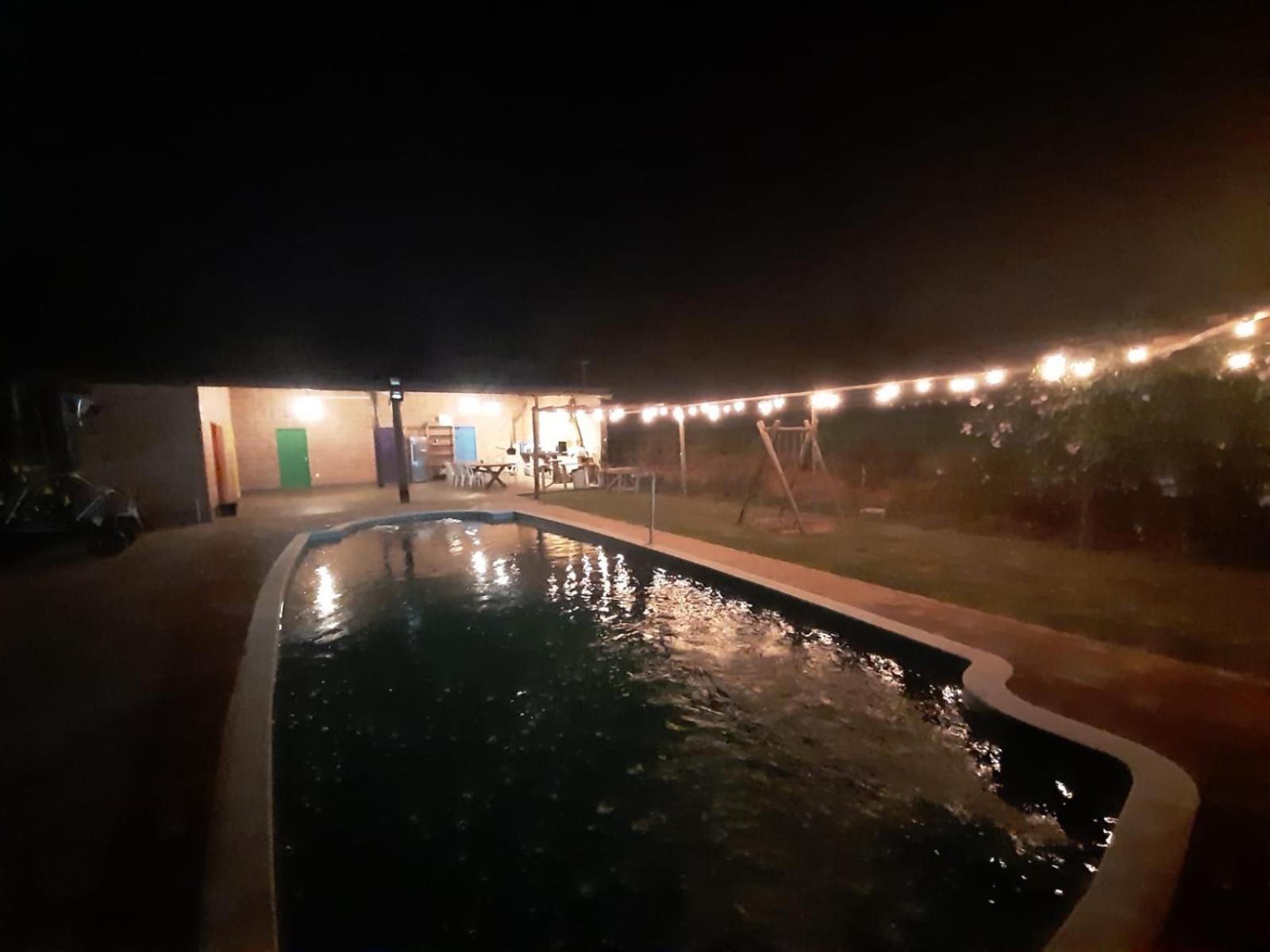 Casa de Campo / Sítio + Chalé Suíço + Área Festa + Piscina