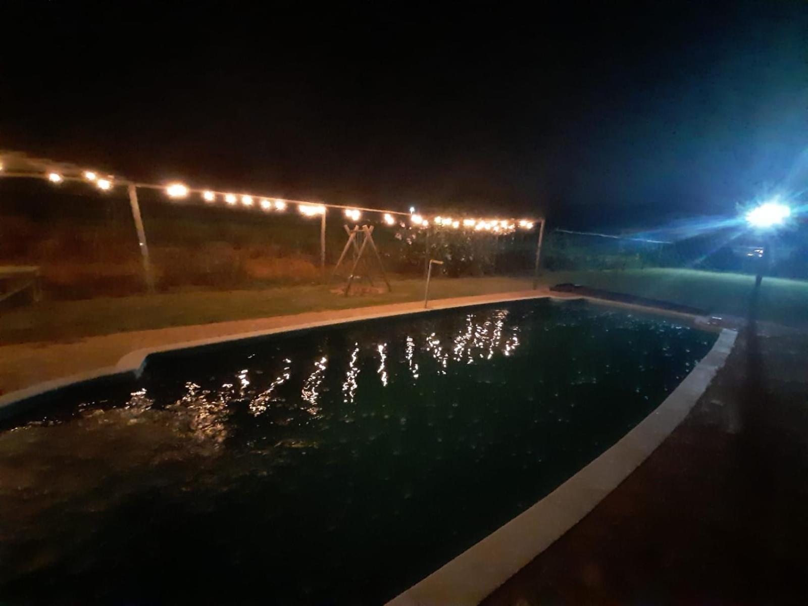 Casa de Campo / Sítio + Chalé Suíço + Área Festa + Piscina