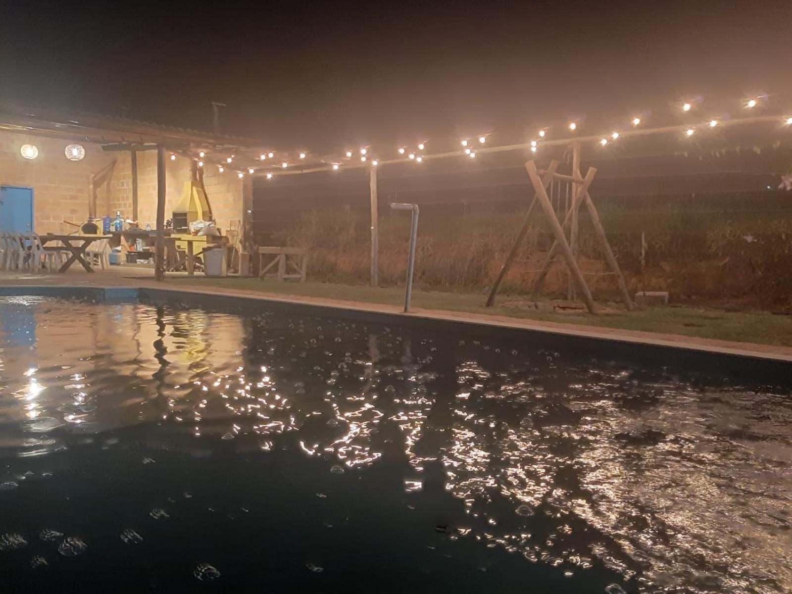 Casa de Campo / Sítio + Chalé Suíço + Área Festa + Piscina