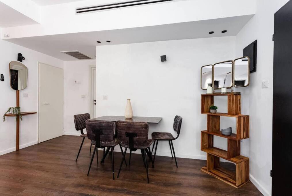 2Bedroom Suite 6 with shelter view 5