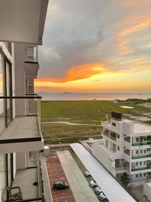 Apartamento en Santa Marta con hermosa Vista al Mar & Piscina