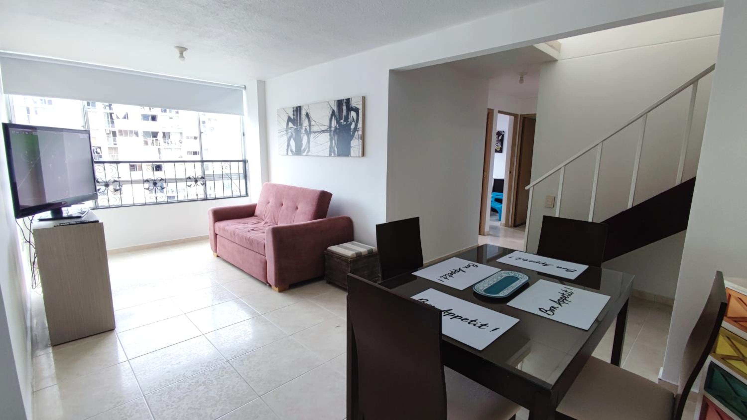 Apto y PH amplios, 3 a 4 alcobas, vista y turismo - Cacique