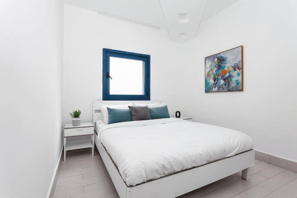 2Bedroom Suite 7 with shelter view 3