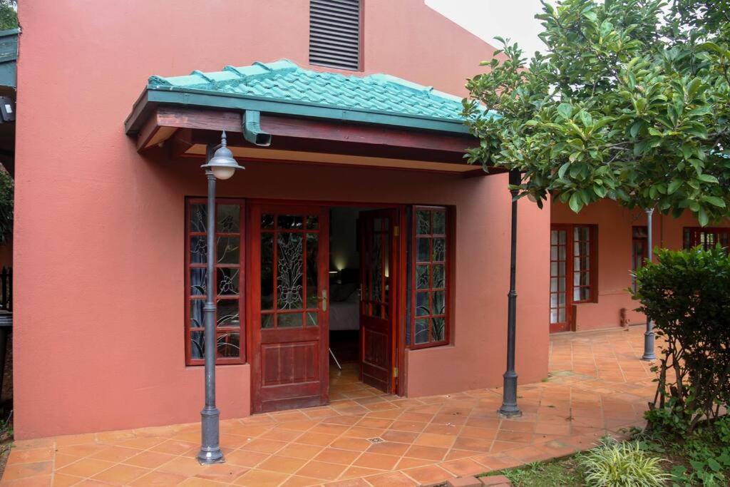 Cosy Bachelors, 2 min walk to Melville 7th
