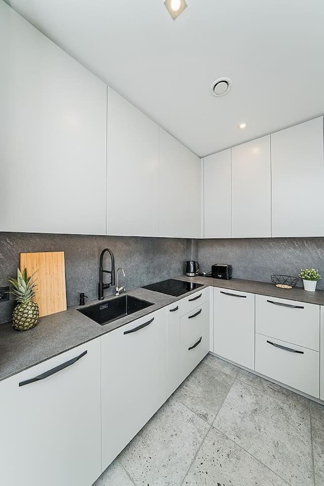 Lovely Apartment with Private Terrace by URBAN RENT view 4