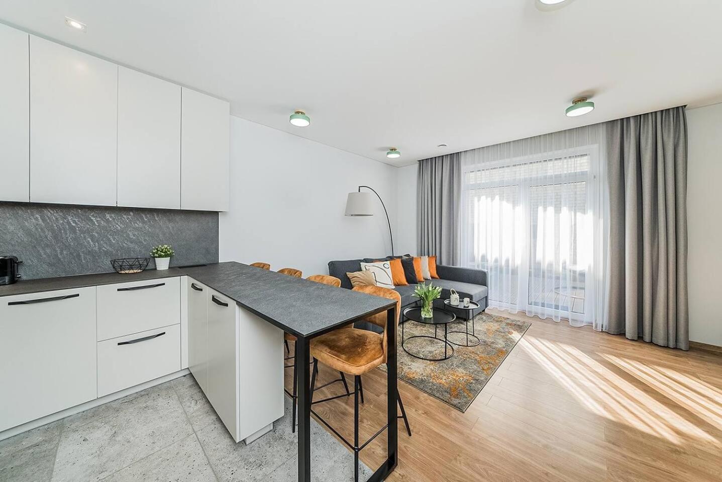 Lovely Apartment with Private Terrace by URBAN RENT view 5