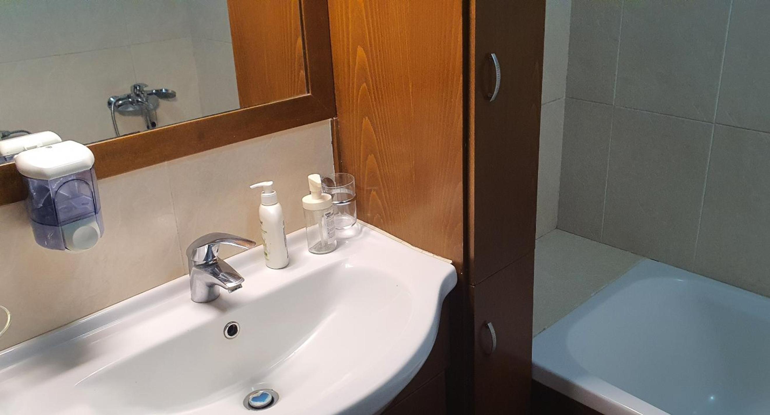 BLUE LUXURY APARTMENT (BREAKBOOKING CY-SERVICES LTD)