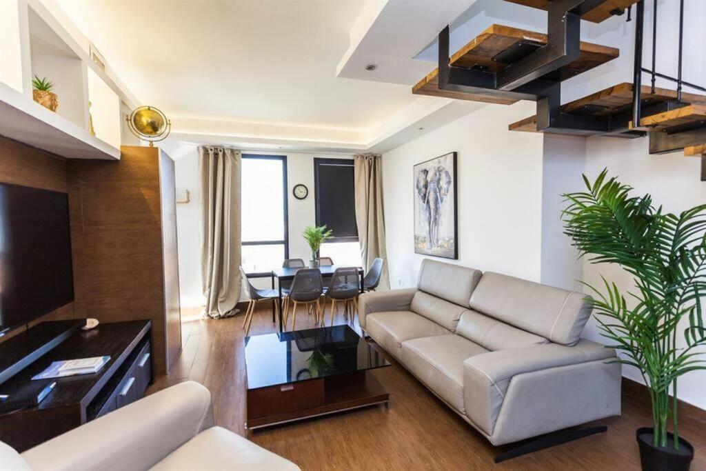 3Bedroom Suite 11 with Balcony and shelter view 5