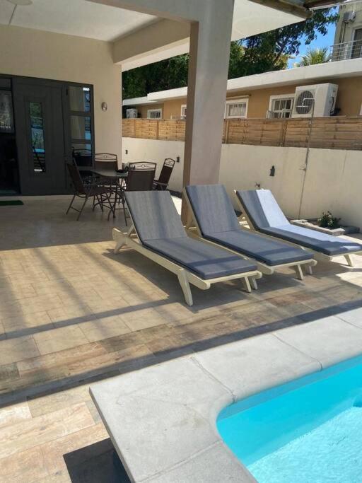 Splendid and modern 4 bedroom private villa with big pool near beach in flic en flac view 4