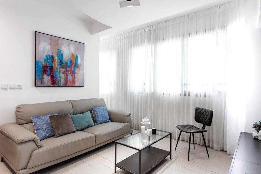 3Bedroom Suite with Balcony and shelter 12 view 2