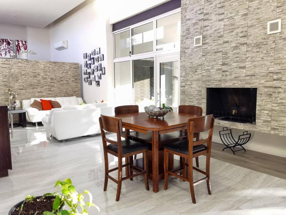 RESIDENCIA EL ENCINO