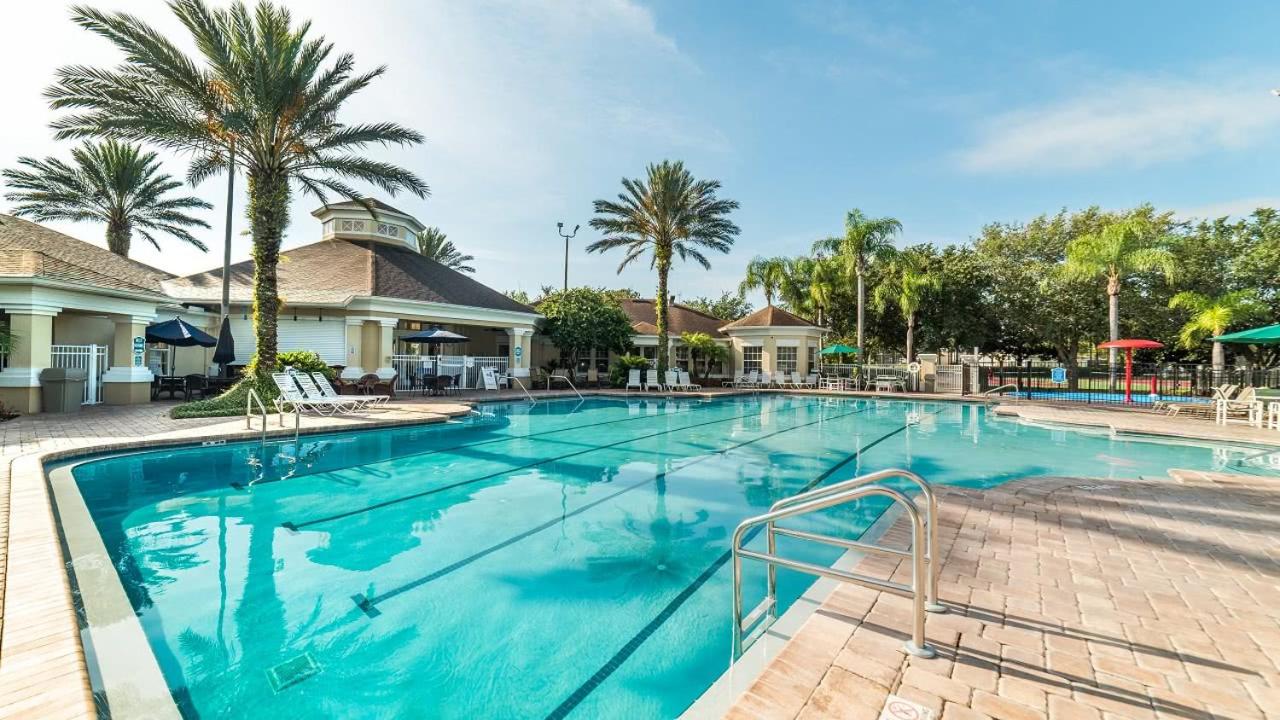 2319 Silver Palm