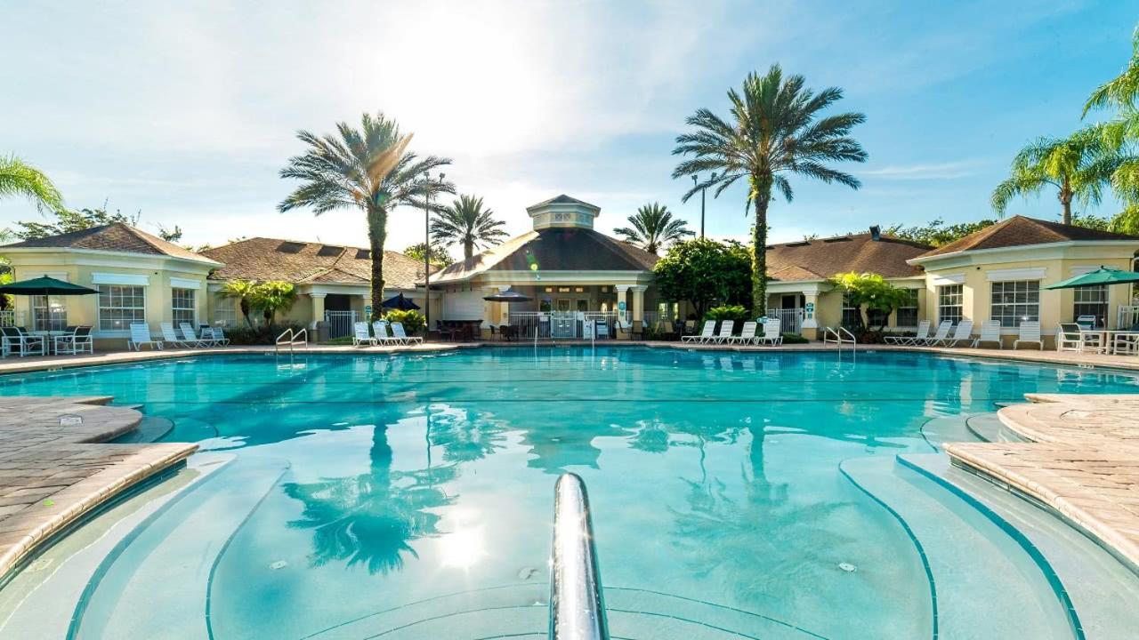 2319 Silver Palm